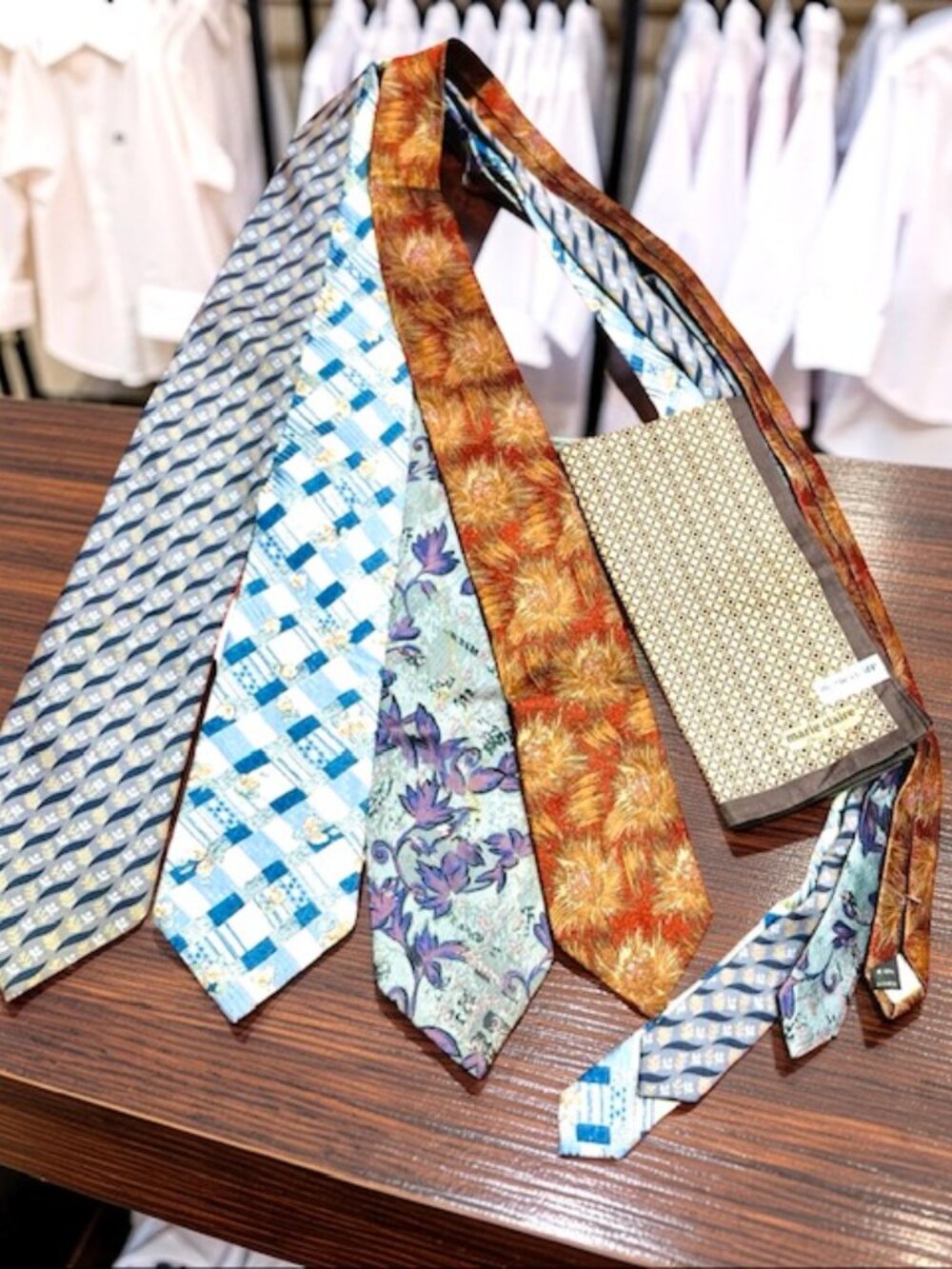 Bundle-(4)Marie Claire  Necktie 100% Silk  +1 Handkerchief Marie Claire(31